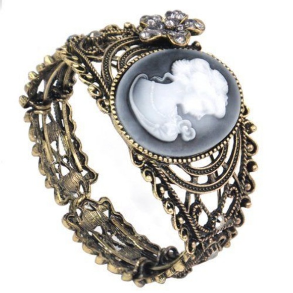 Victorian Antiqued Brass Cameo Cuff Bracelet - Picture 3 of 7